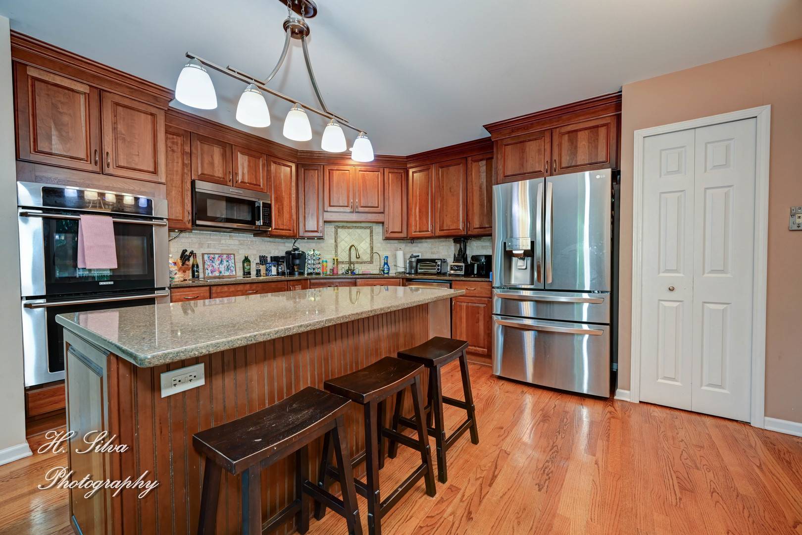 Crystal Lake, IL 60012,750 Seybrooke Lane