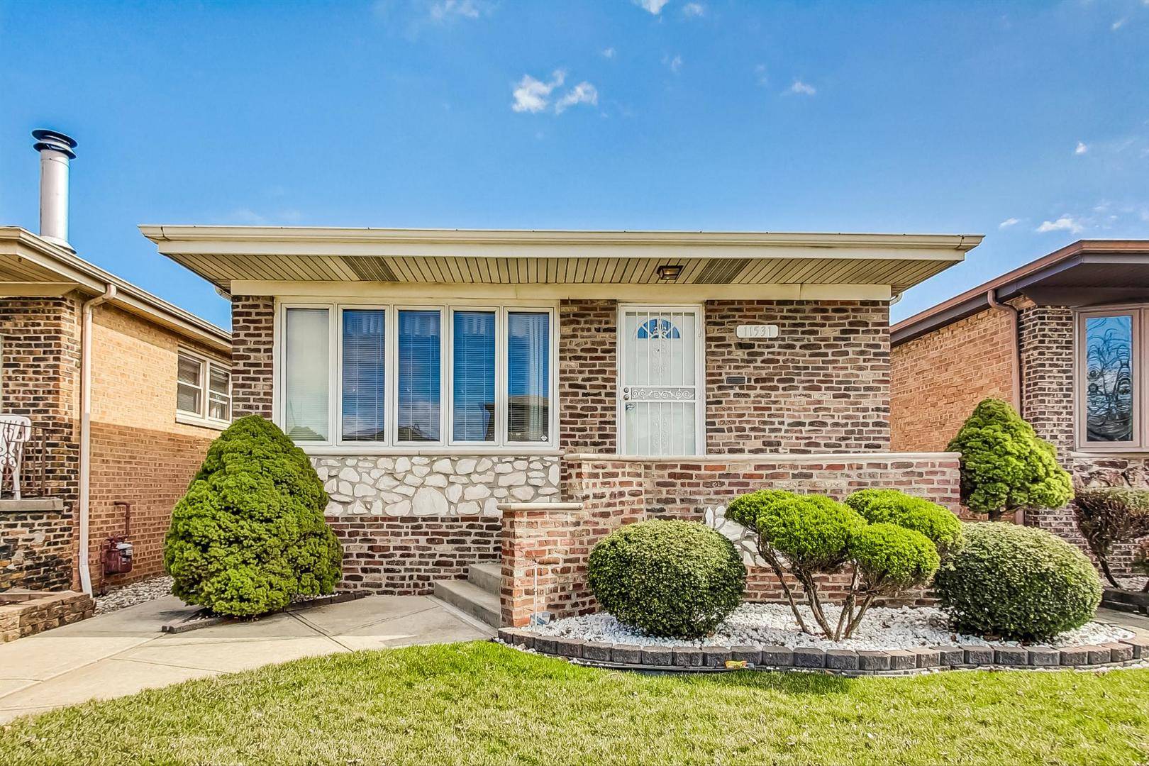 11531 S Avenue  J, Chicago, IL 60617