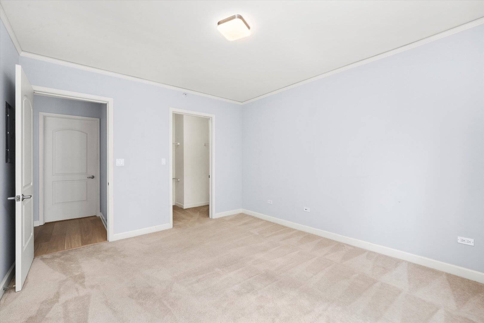 Chicago, IL 60601,420 E Waterside Drive #407