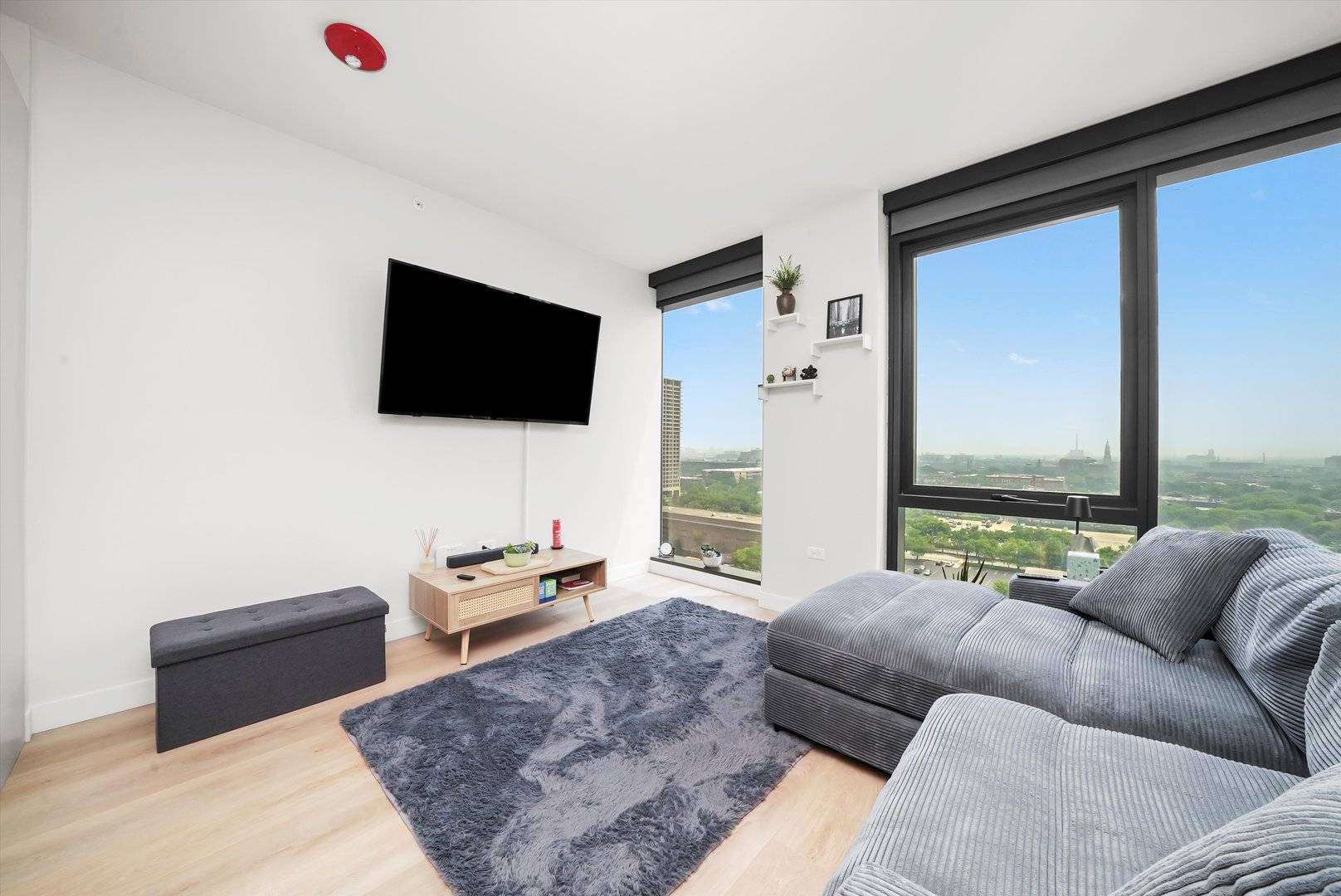 Chicago, IL 60607,1101 W Van Buren Street #1412