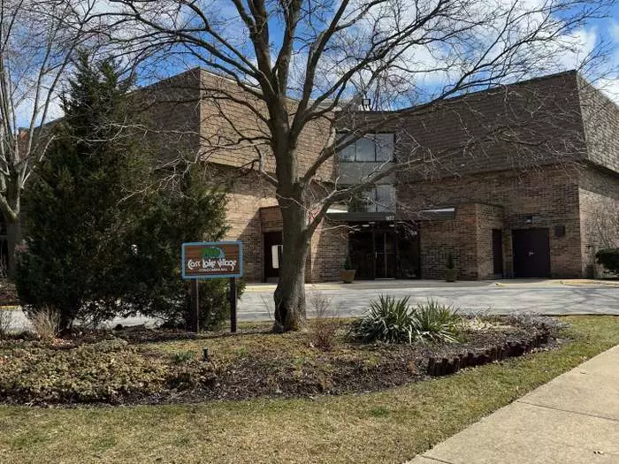 Westmont, IL 60559,907 S Williams Street #210