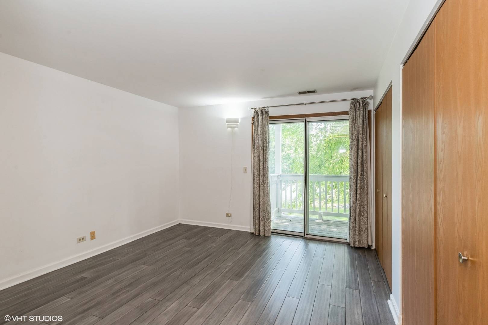 Libertyville, IL 60048,152 E Winchester Road #D