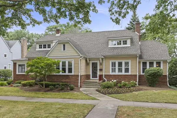 260 N Charlotte Street, Lombard, IL 60148