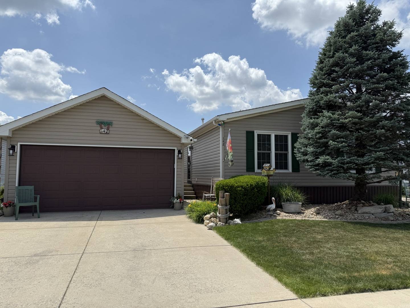 Matteson, IL 60443,142 Hibiscus Circle