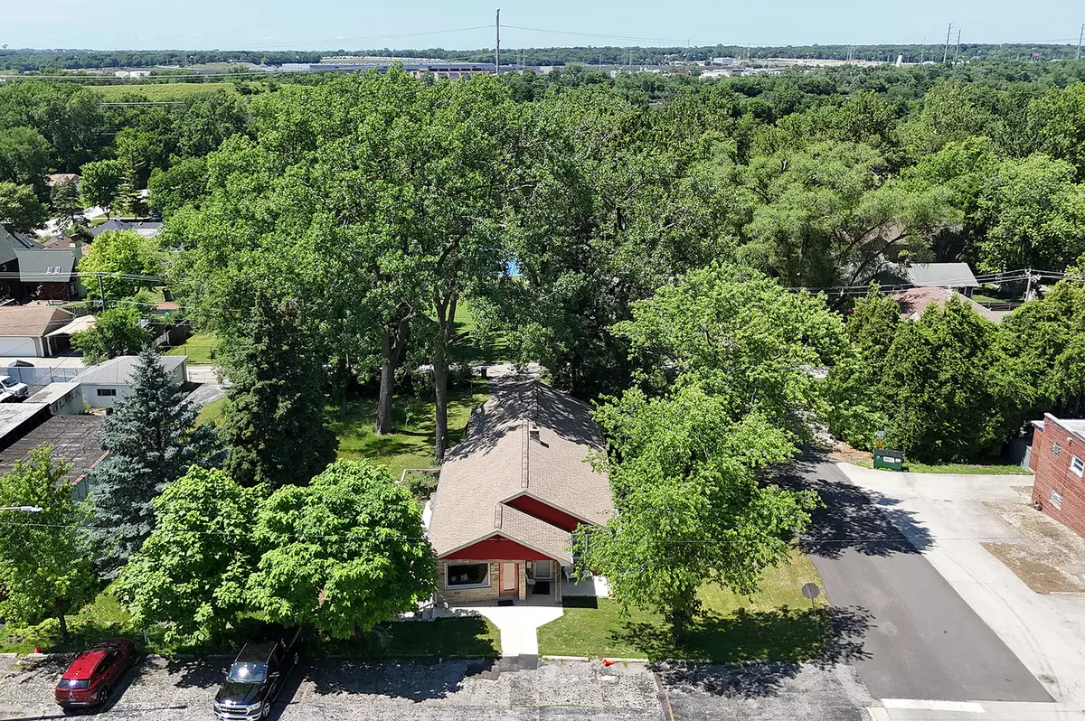 Willow Springs, IL 60480,8420 Archer Avenue