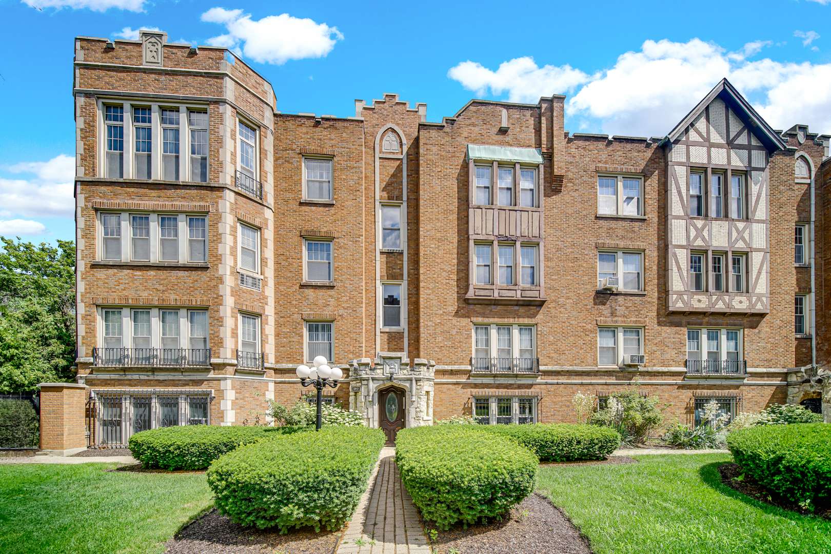 Chicago, IL 60643,10911 S Longwood Drive #2