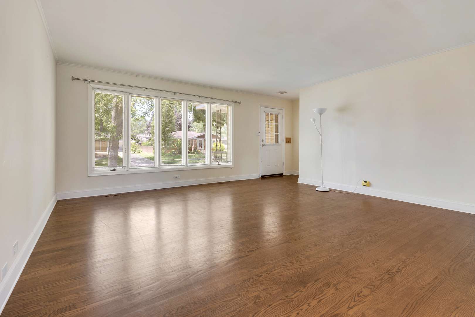 Arlington Heights, IL 60004,323 S Prindle Avenue
