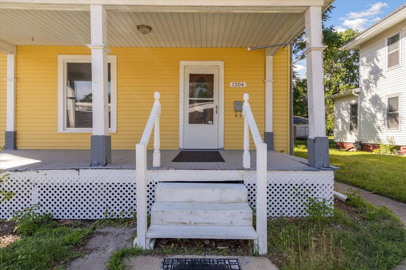 Sterling, IL 61081,1304 E 4th Street