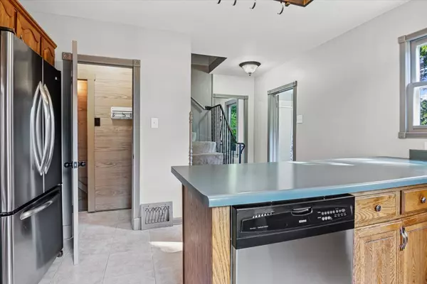 Cary, IL 60013,2016 Grove Lane