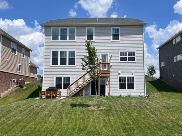 Lemont, IL 60439,12490 Rossaveal Way