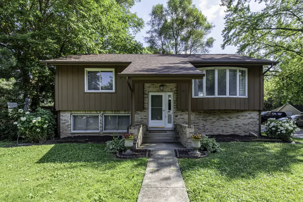 Ingleside, IL 60041,26645 W Oakwood Drive