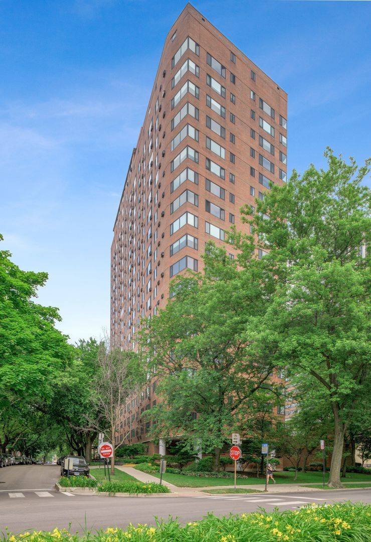 3100 N Lake Shore Drive #1310, Chicago, IL 60657