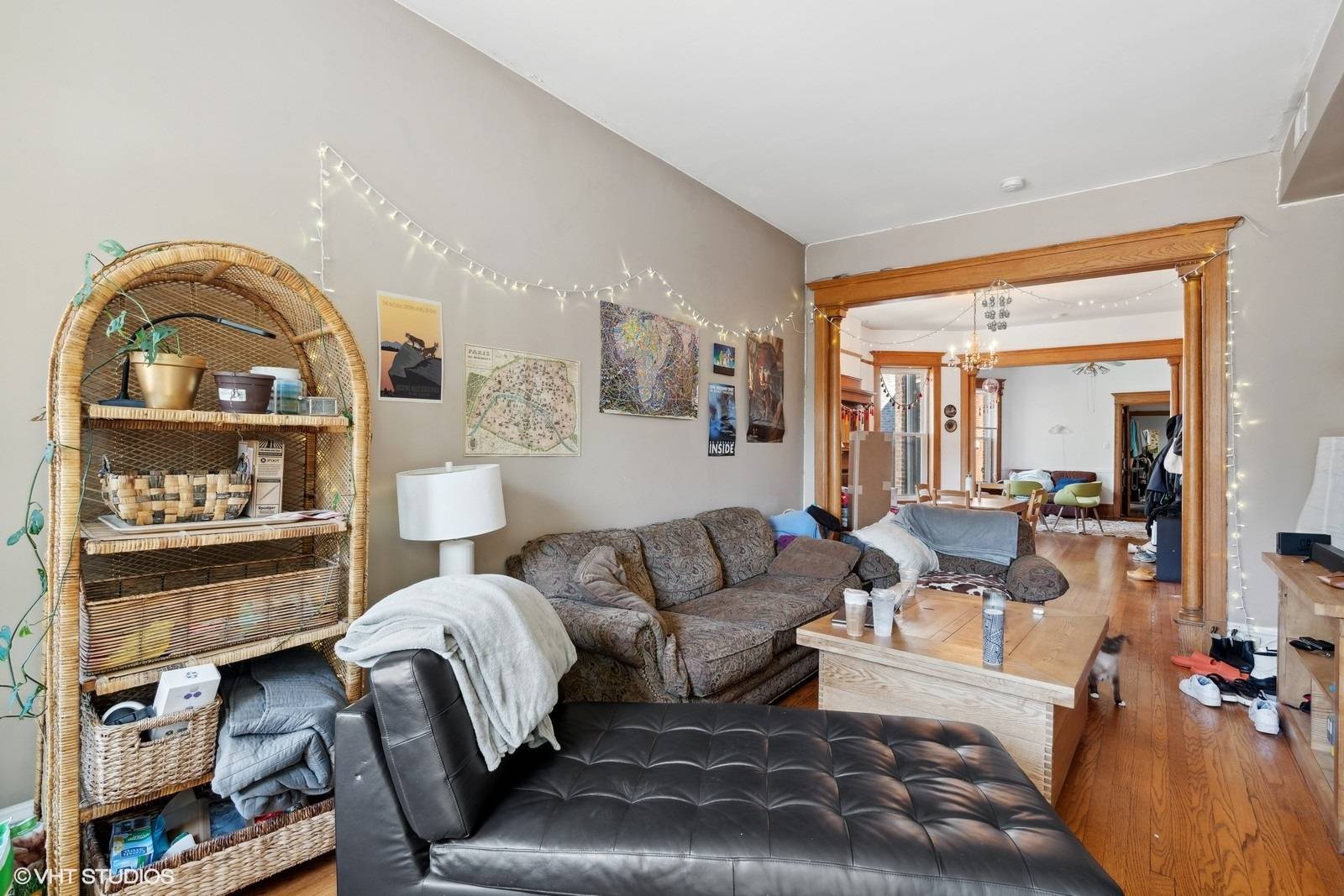 Chicago, IL 60657,650 W Barry Avenue #2
