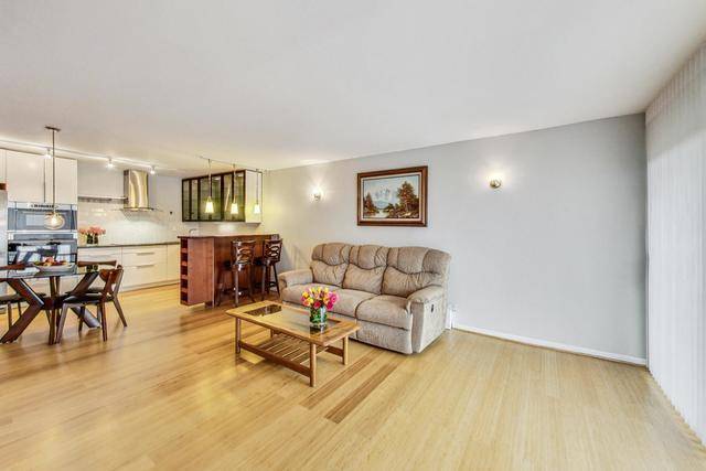 Prospect Heights, IL 60070,16 E Old Willow Road #431S
