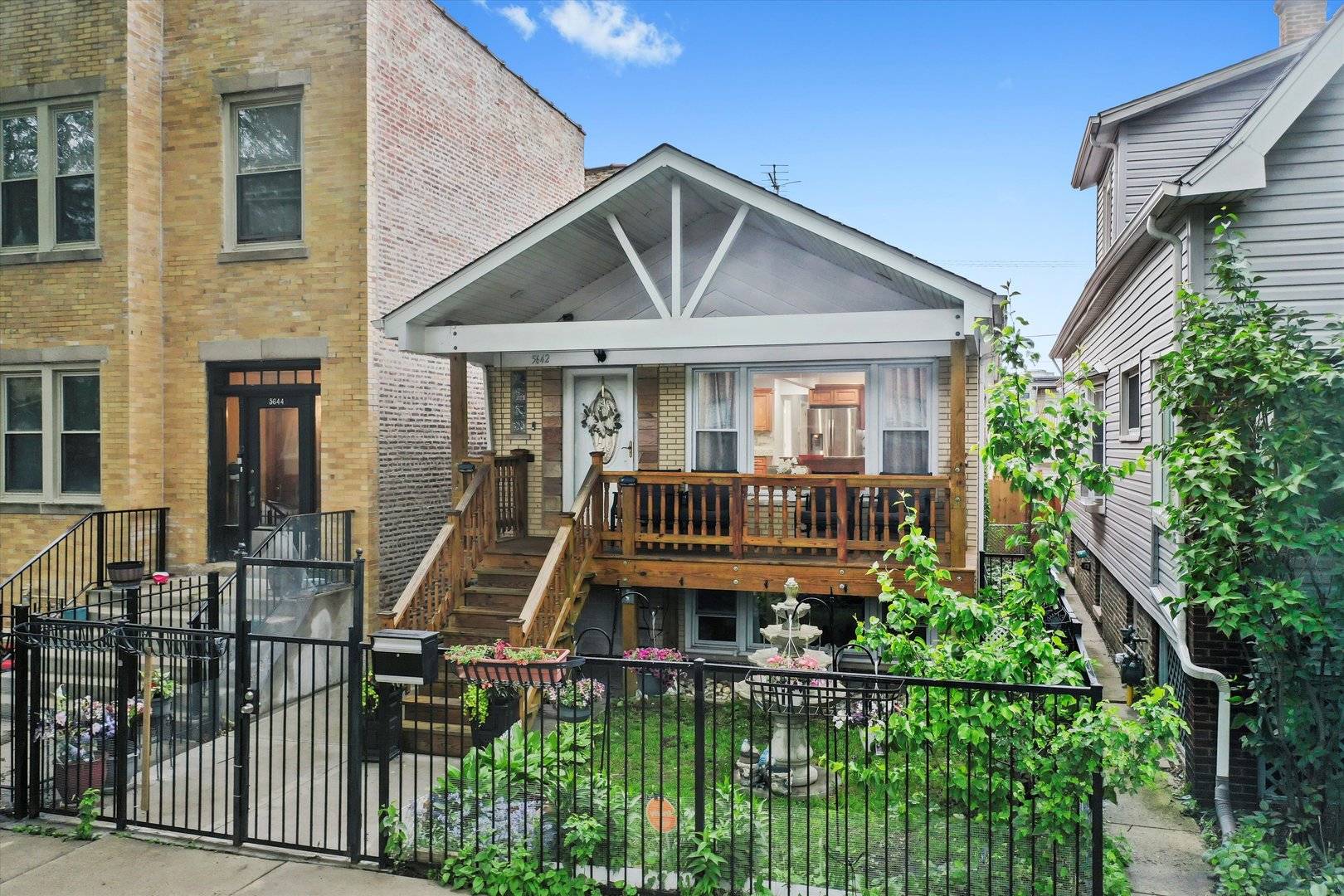 Chicago, IL 60634,5642 W Dakin Street