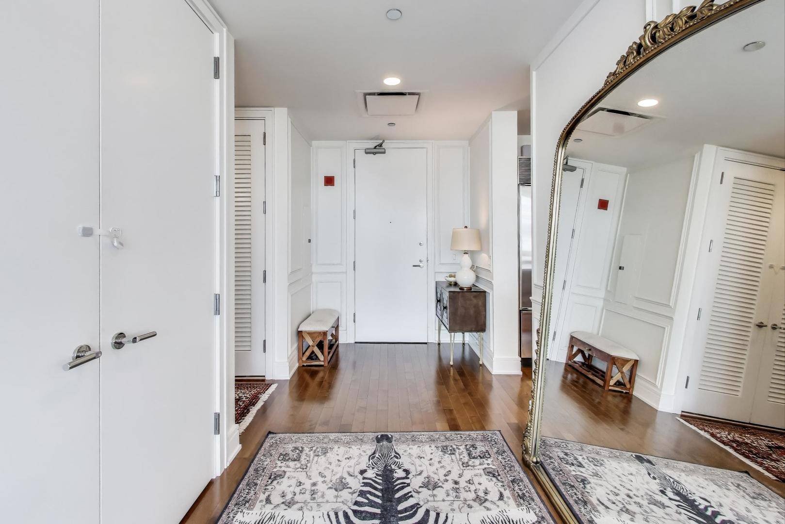 Chicago, IL 60611,401 N Wabash Avenue #35J