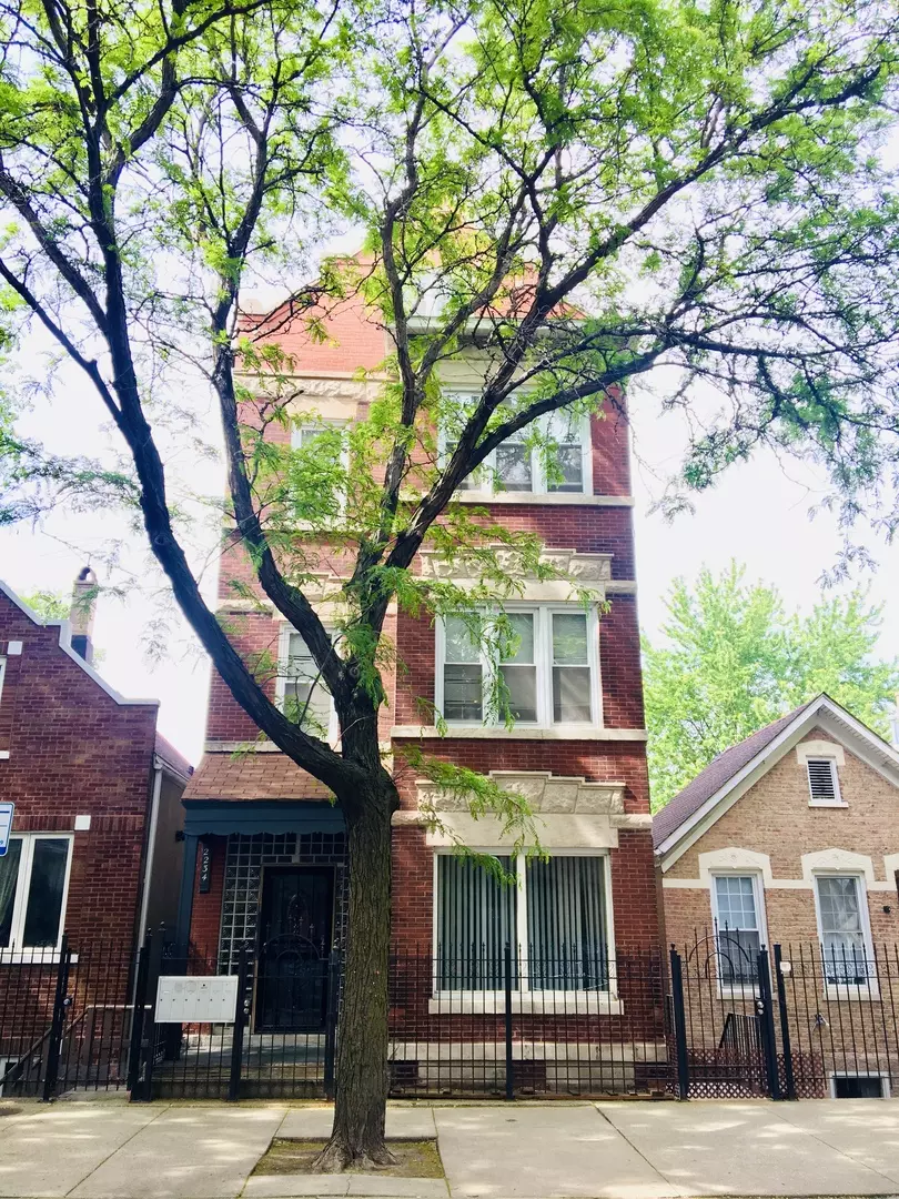 Chicago, IL 60608,2234 W Cullerton Street #1F