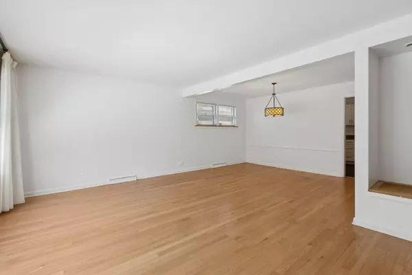 Evanston, IL 60203,9007 Forestview Road