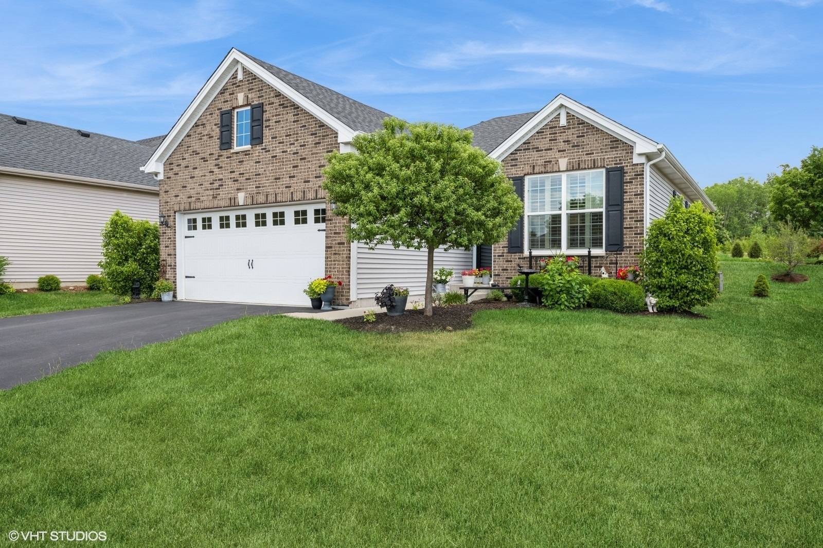 321 Mahogany Drive, Algonquin, IL 60102