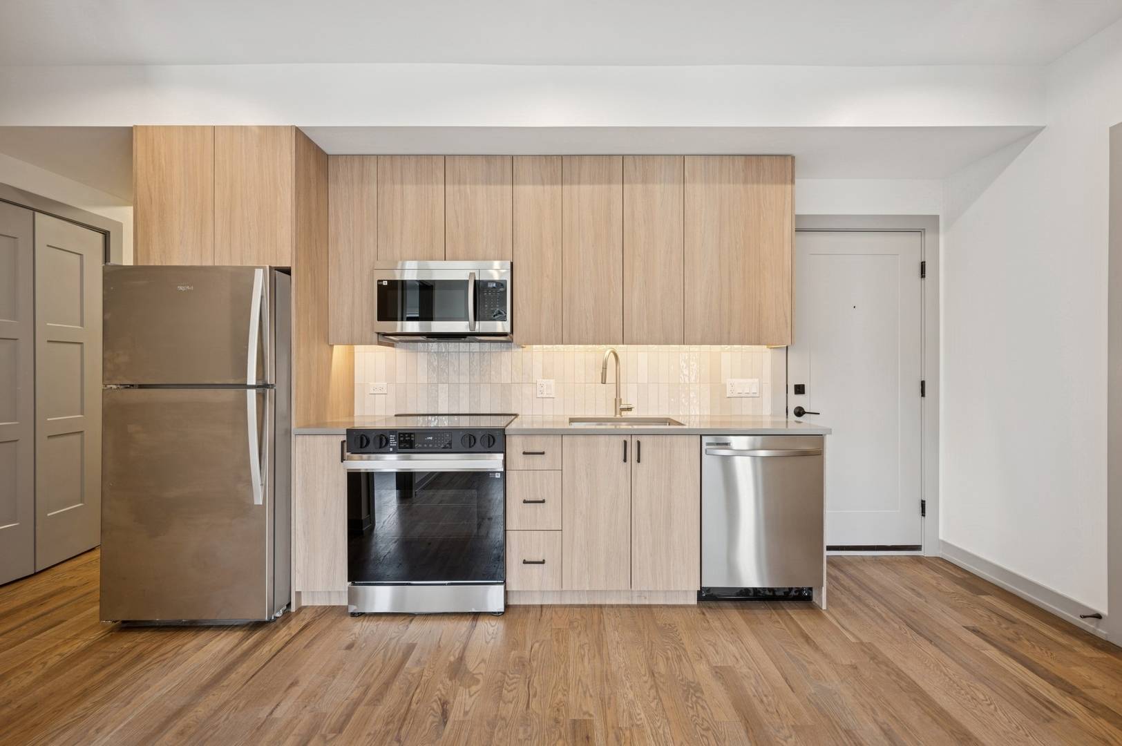 Chicago, IL 60626,1337 W Estes Avenue #3D
