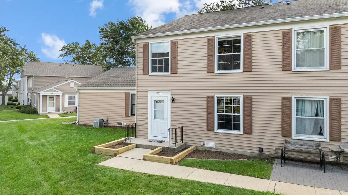 Glendale Heights, IL 60139,1255 Pearl Avenue #C