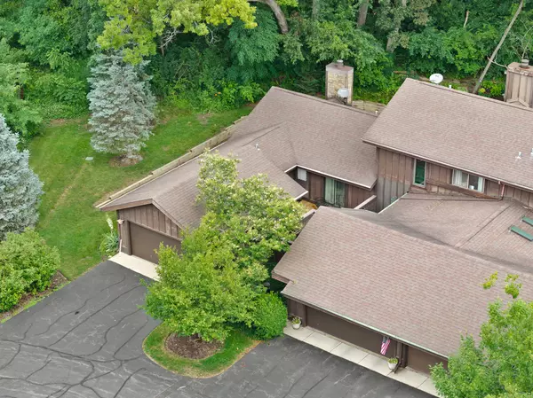 St. Charles, IL 60175,42W396 Hawthorne Court