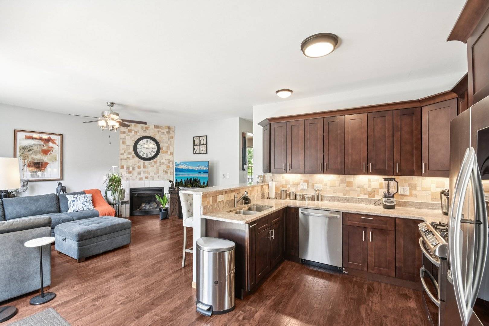 Tinley Park, IL 60477,18541 Dearborn Court