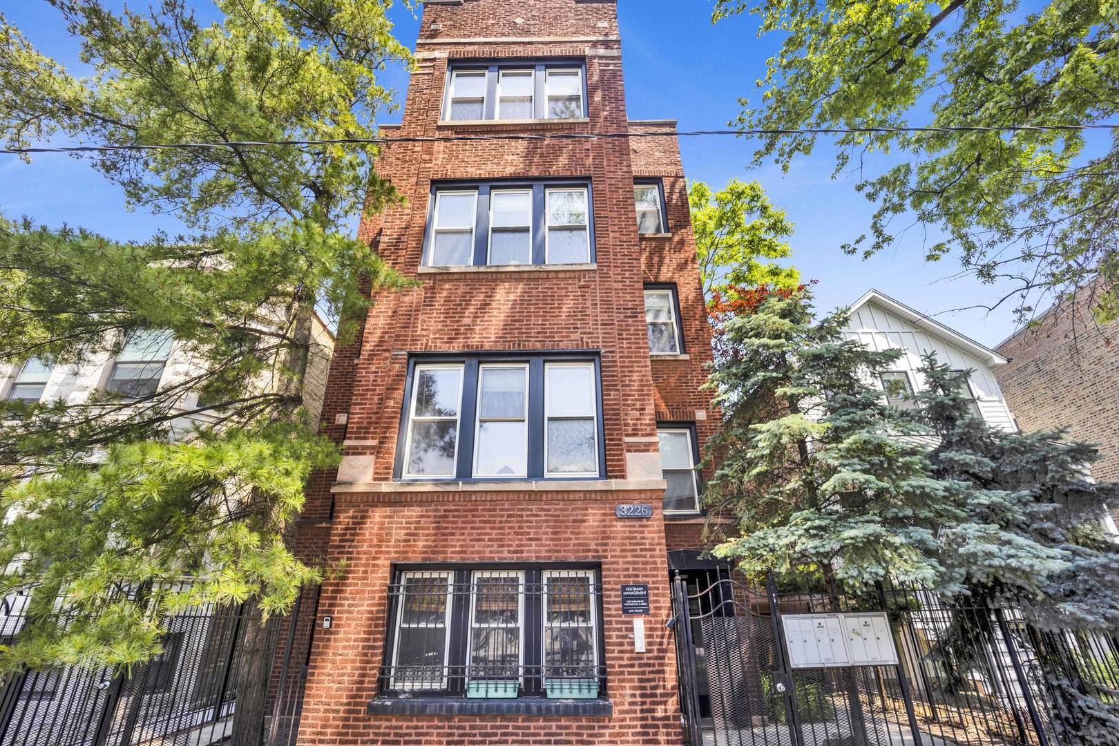 3226 W Potomac Avenue #2F, Chicago, IL 60651