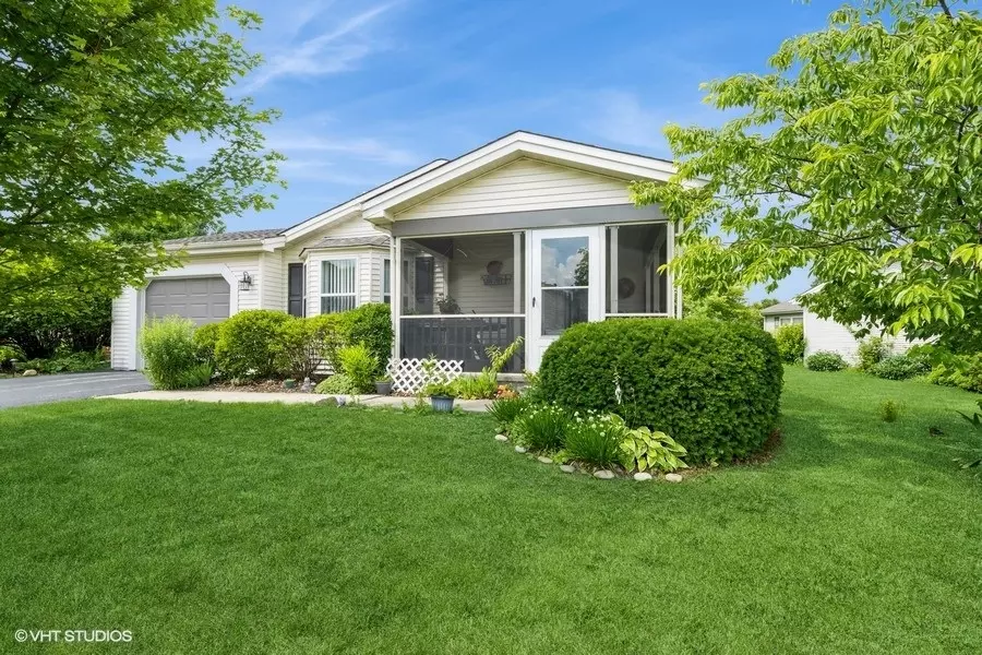 Grayslake, IL 60030,1016 Castleton Court