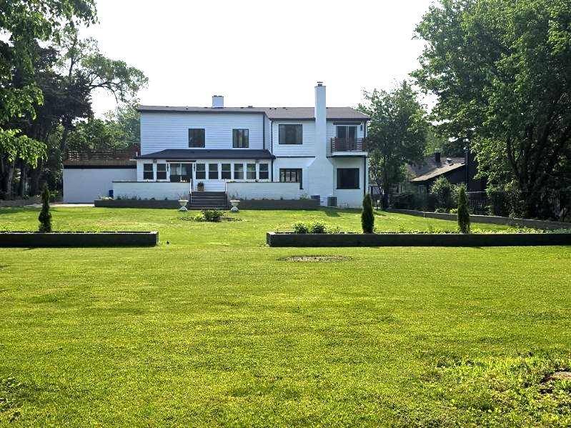 Wheaton, IL 60187,1912 N Summit Street