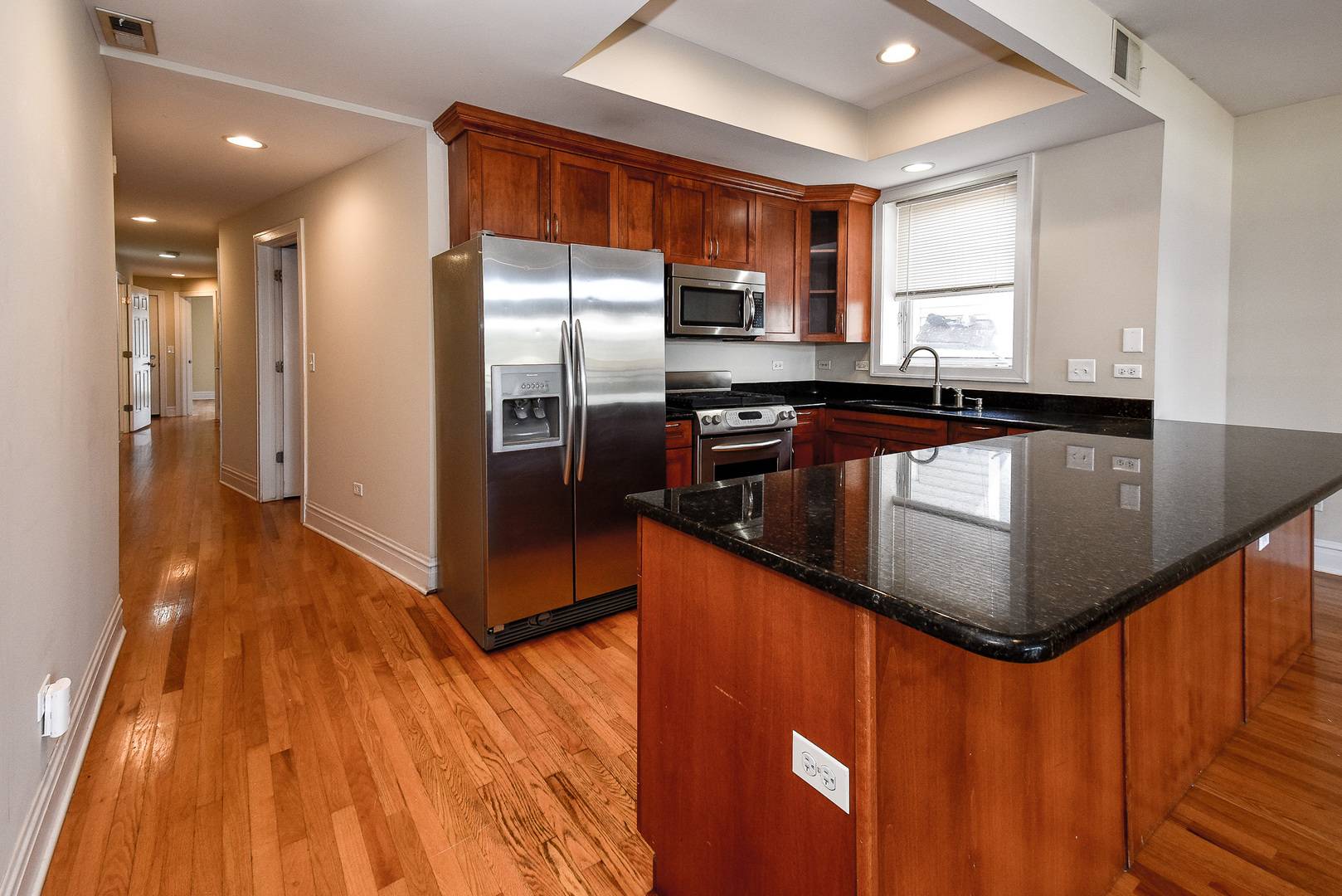 Chicago, IL 60657,2942 N LINCOLN Avenue #3S
