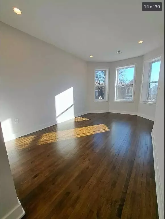 Chicago, IL 60609,1634 W 38th Street