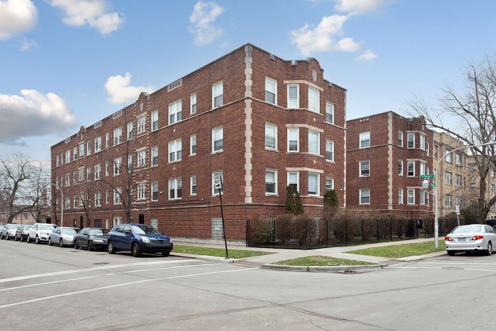 7389 N Damen Avenue #2E, Chicago, IL 60645