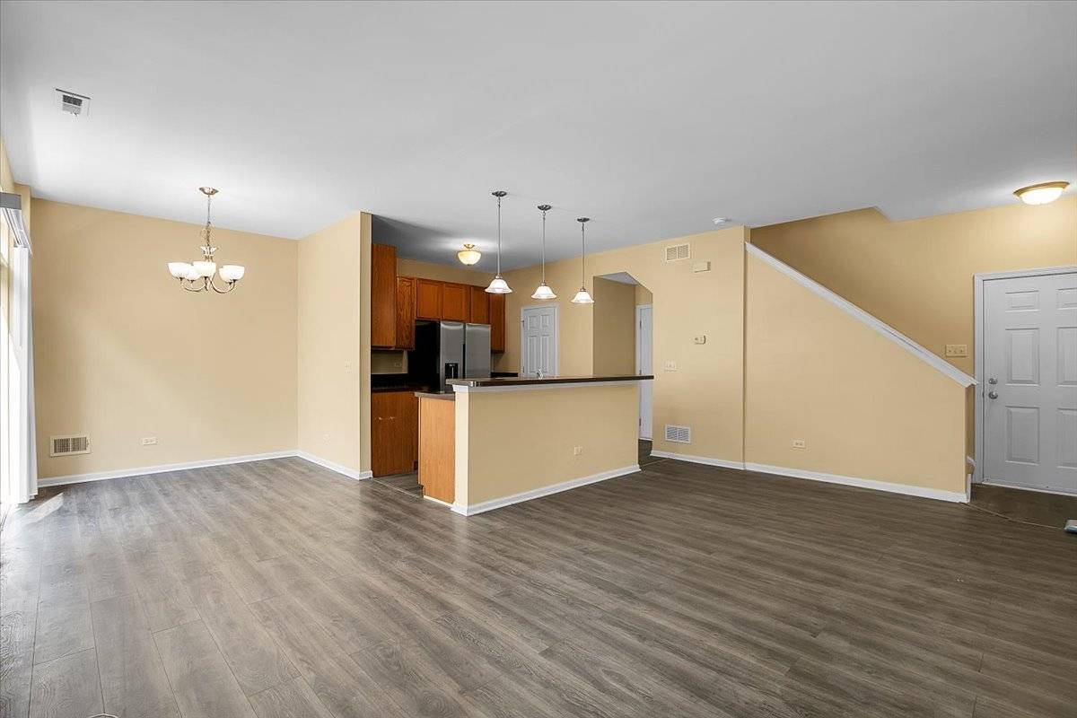Plainfield, IL 60586,4932 Montauk Drive #4932