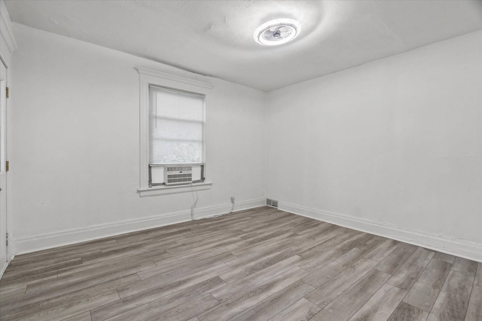 Kankakee, IL 60901,185 N Entrance Avenue #2