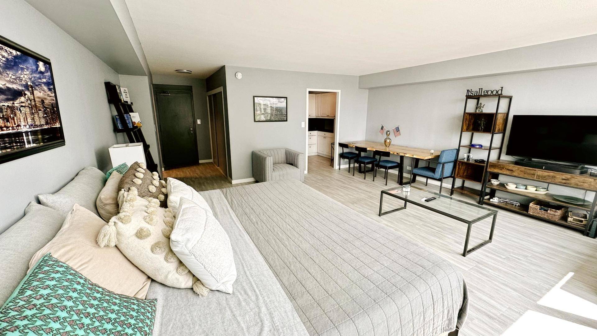 Chicago, IL 60613,3600 N Lake Shore Drive #2223