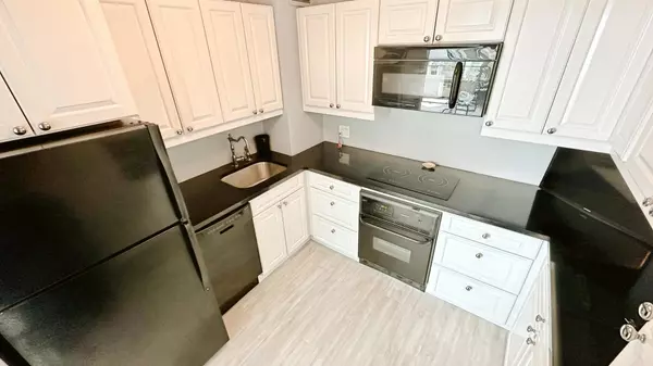 Chicago, IL 60613,3600 N Lake Shore Drive #2223