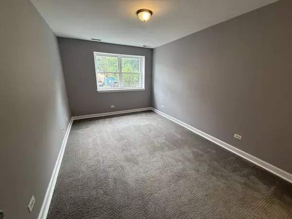 Chicago, IL 60626,6954 N Greenview Avenue #208