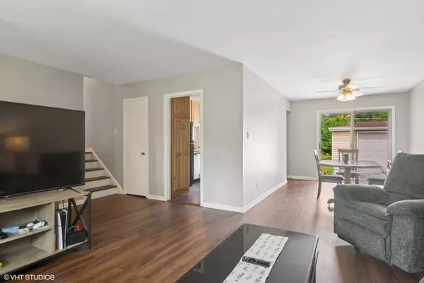 Wheeling, IL 60090,1016 BEVERLY Drive