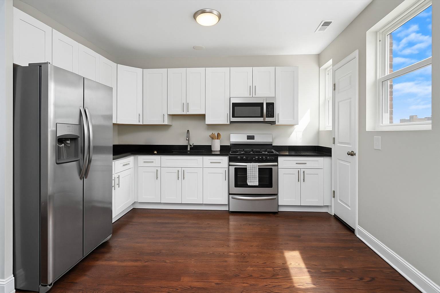 Chicago, IL 60649,6833 S Merrill Avenue #2