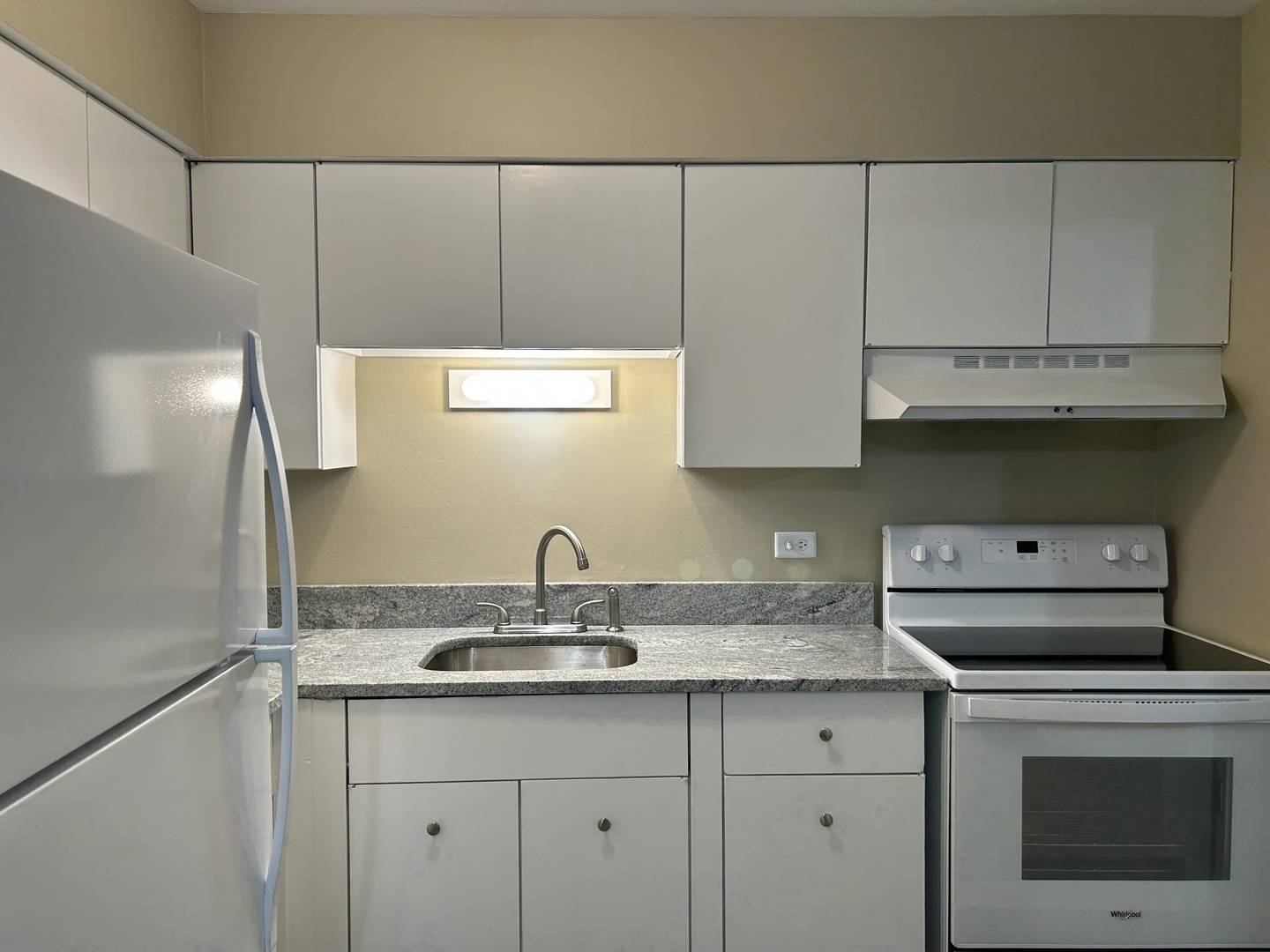 Chicago, IL 60638,5640 S Archer Avenue #7