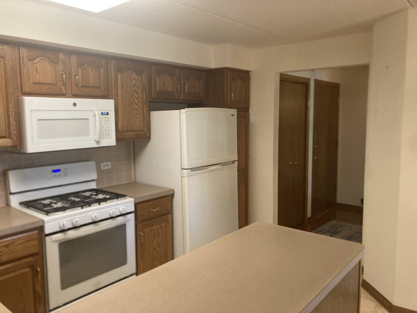 Niles, IL 60714,7120 N Milwaukee Avenue #508