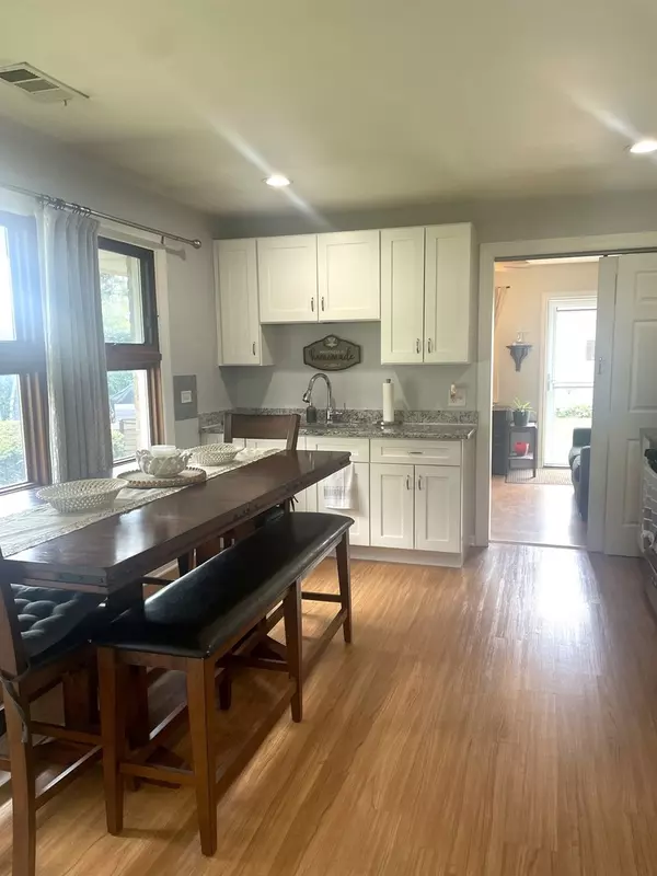 Worth, IL 60482,7401 W 113th Place