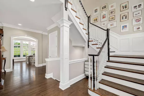 Oak Brook, IL 60523,8 Willowcrest Drive