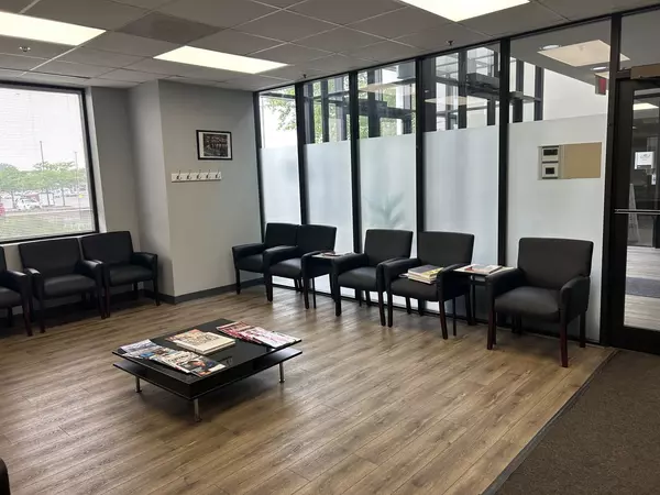 Hoffman Estates, IL 60169,2260 W Higgins Road