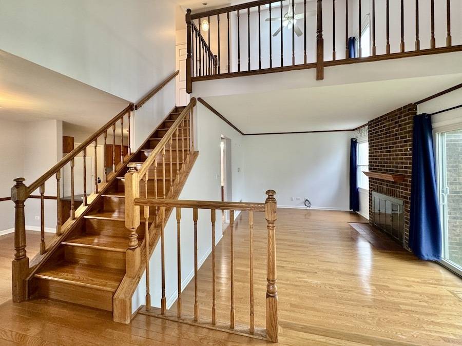 Schaumburg, IL 60173,2760 College Hill Circle