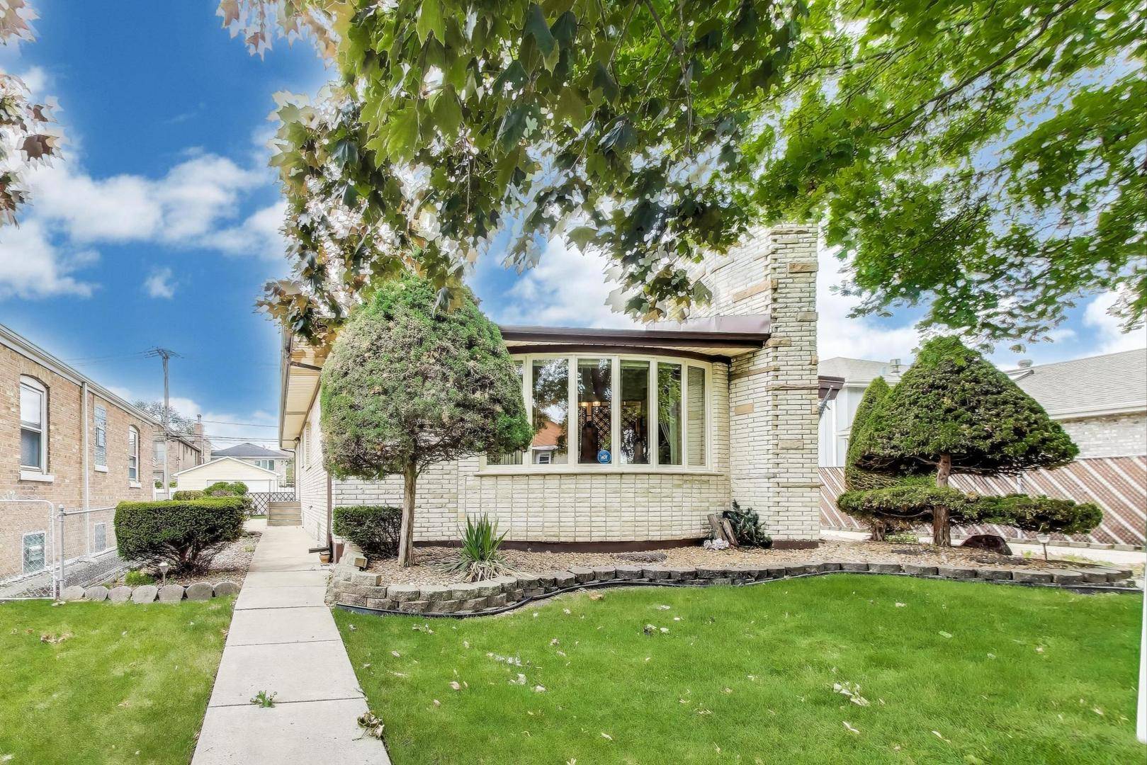 5215 S Meade Avenue, Chicago, IL 60638