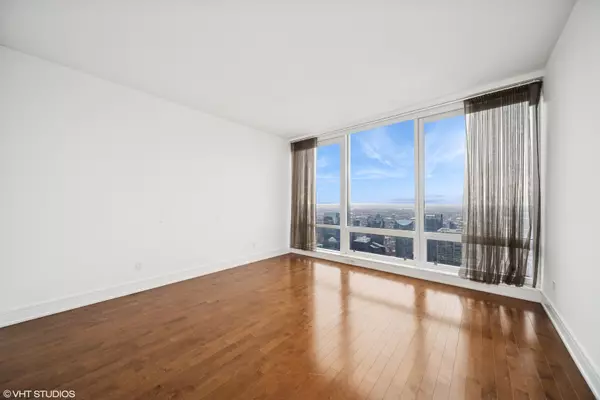 Chicago, IL 60611,401 N Wabash Avenue #76G