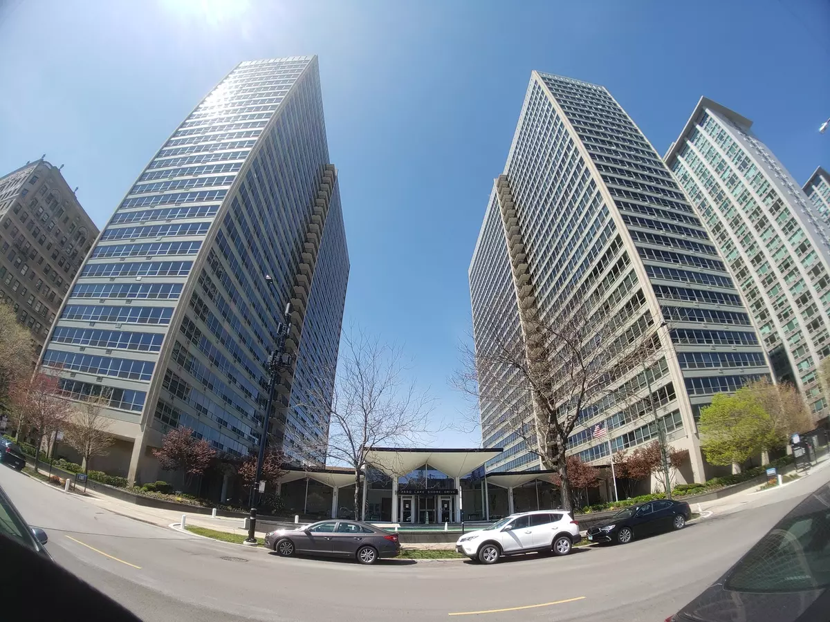 Chicago, IL 60657,3550 N Lake Shore Drive #1210