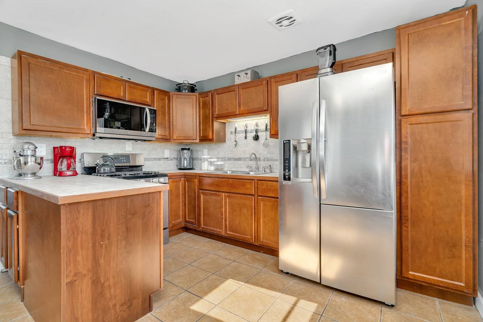 Joliet, IL 60435,1017 Lilac Lane